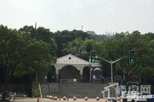 佘山东郡配套图