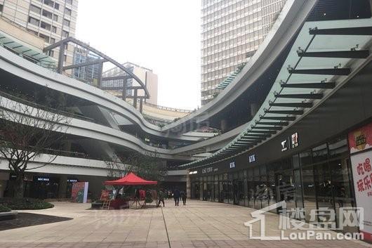 青浦宝龙城市广场实景图