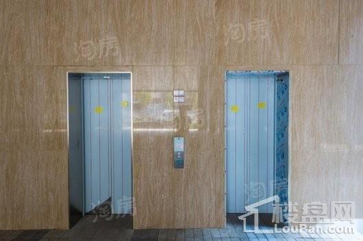 绿地中央广场效果图