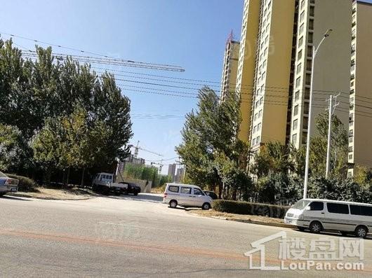 荣盛坤湖郦舍实景图