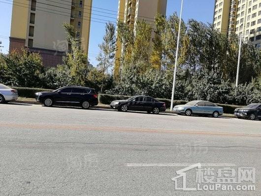 荣盛坤湖郦舍实景图