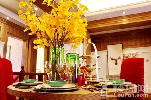 卓尔沈阳客厅样板间