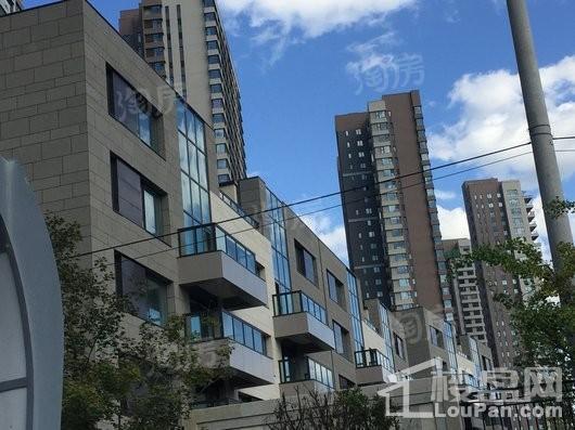新世界卓铸实景图