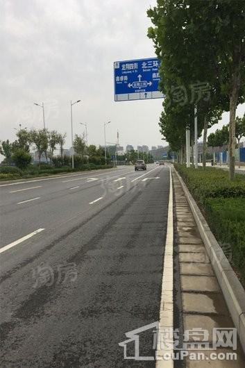 龙湖里实景图