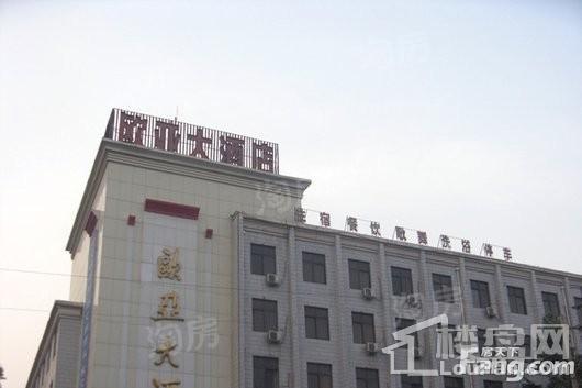 万创河医缤纷商业广场配套图
