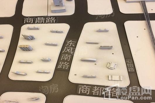 郑东绿地中心实景图