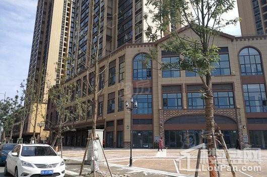 蓝光乐彩城 商铺实景图