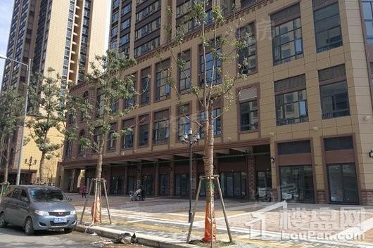 蓝光乐彩城 商铺实景图