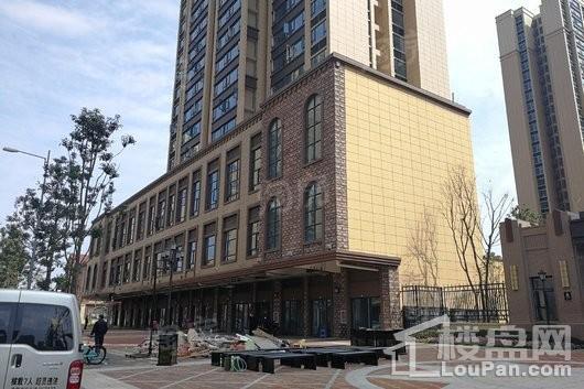 蓝光乐彩城 商铺实景图