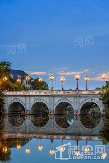 牧马山牧山湖蔚蓝卡地亚实景图
