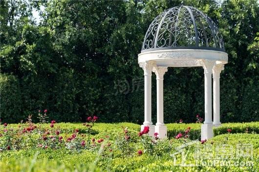 牧马山牧山湖蔚蓝卡地亚实景图