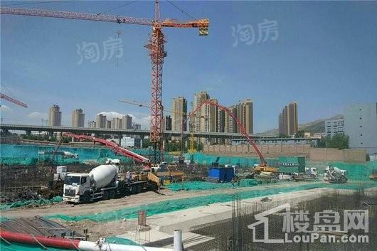 天山领南清城实景图