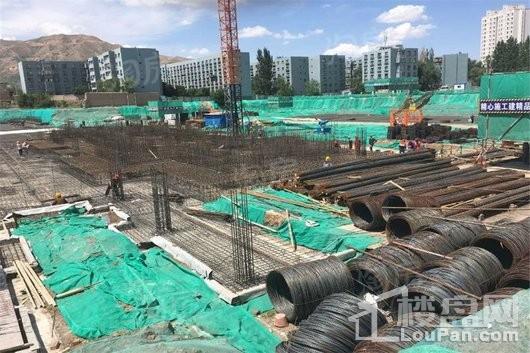 天山领南清城实景图
