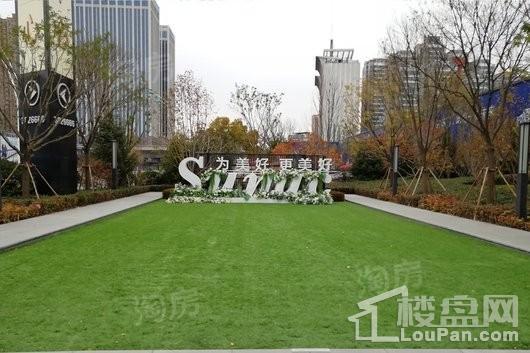 融创中心实景图