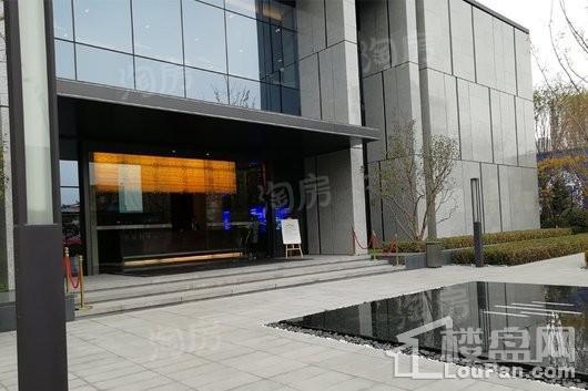 融创中心实景图