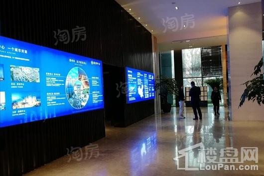 融创中心实景图