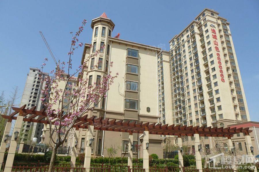 逸城山色实景图