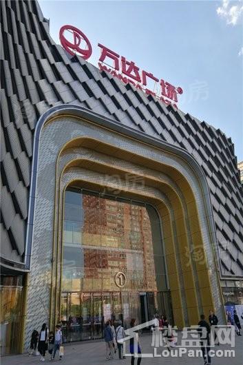 万达中心实景图