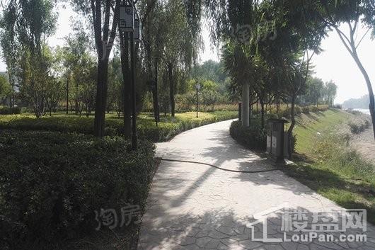 融创·外滩公馆配套图