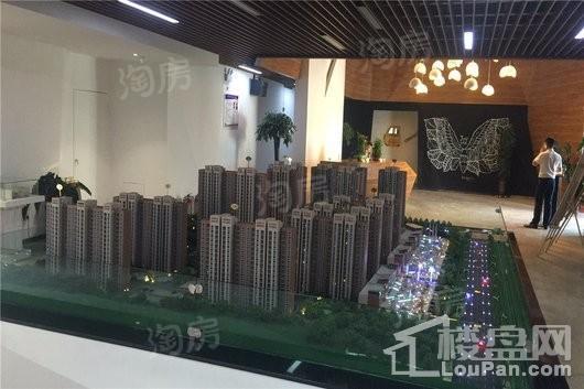 蓝天欢乐颂实景图