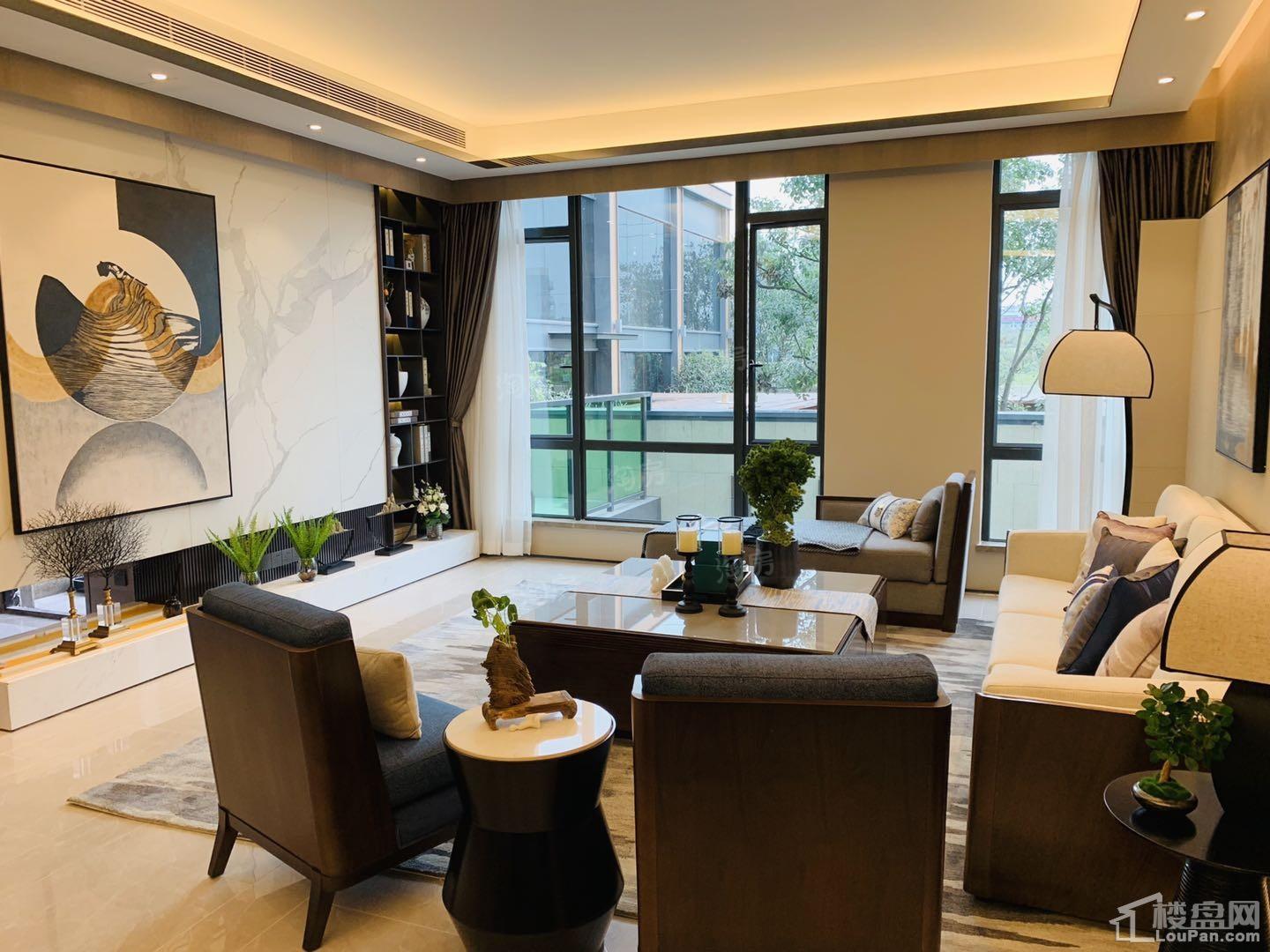 海伦堡千江阅样板间