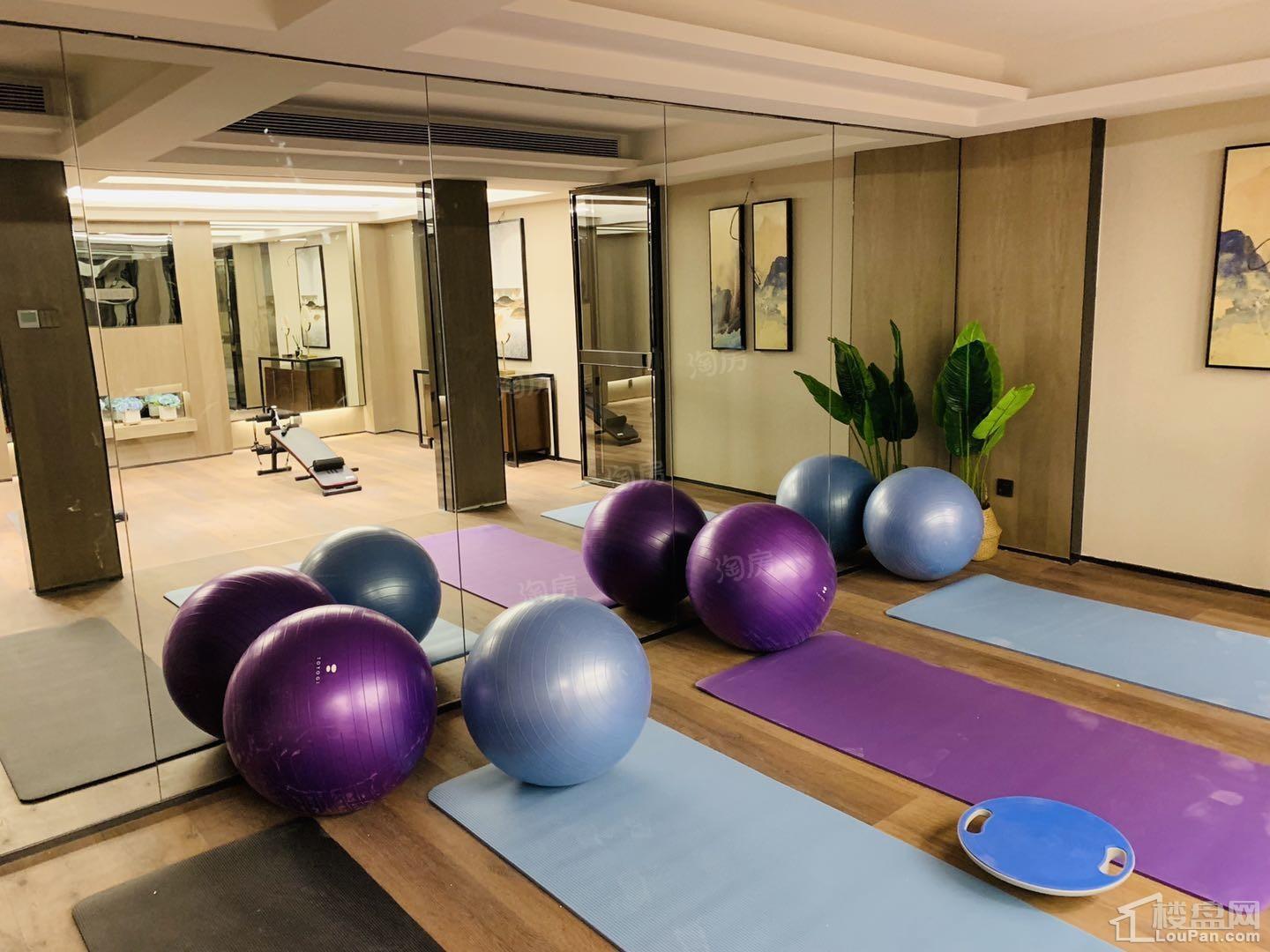 海伦堡千江阅样板间