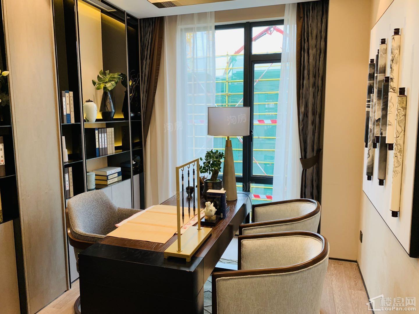 海伦堡千江阅样板间