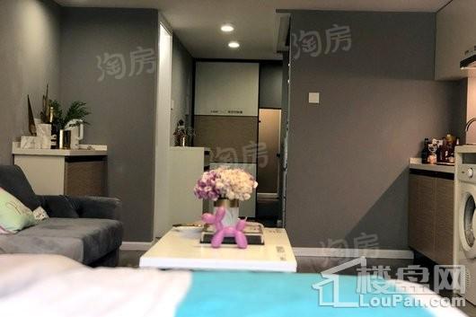 万彩城市花园样板间