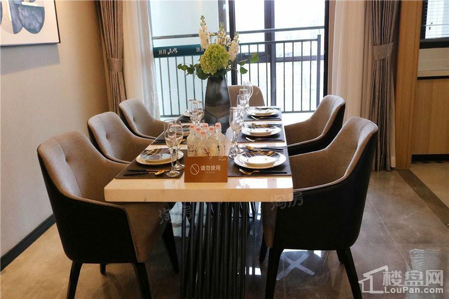 远洋山水样板间