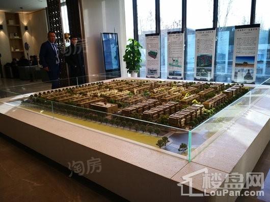 金辉中央云著实景图