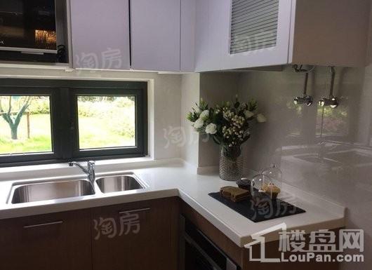 保利罗兰香谷样板间