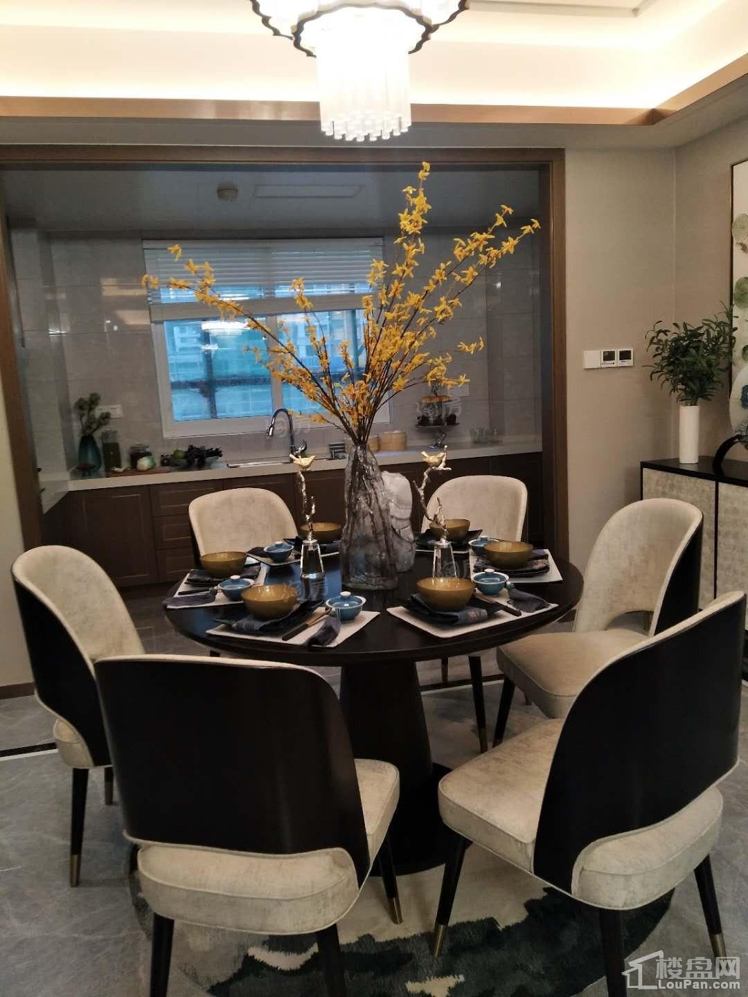 蓝湾华府样板间