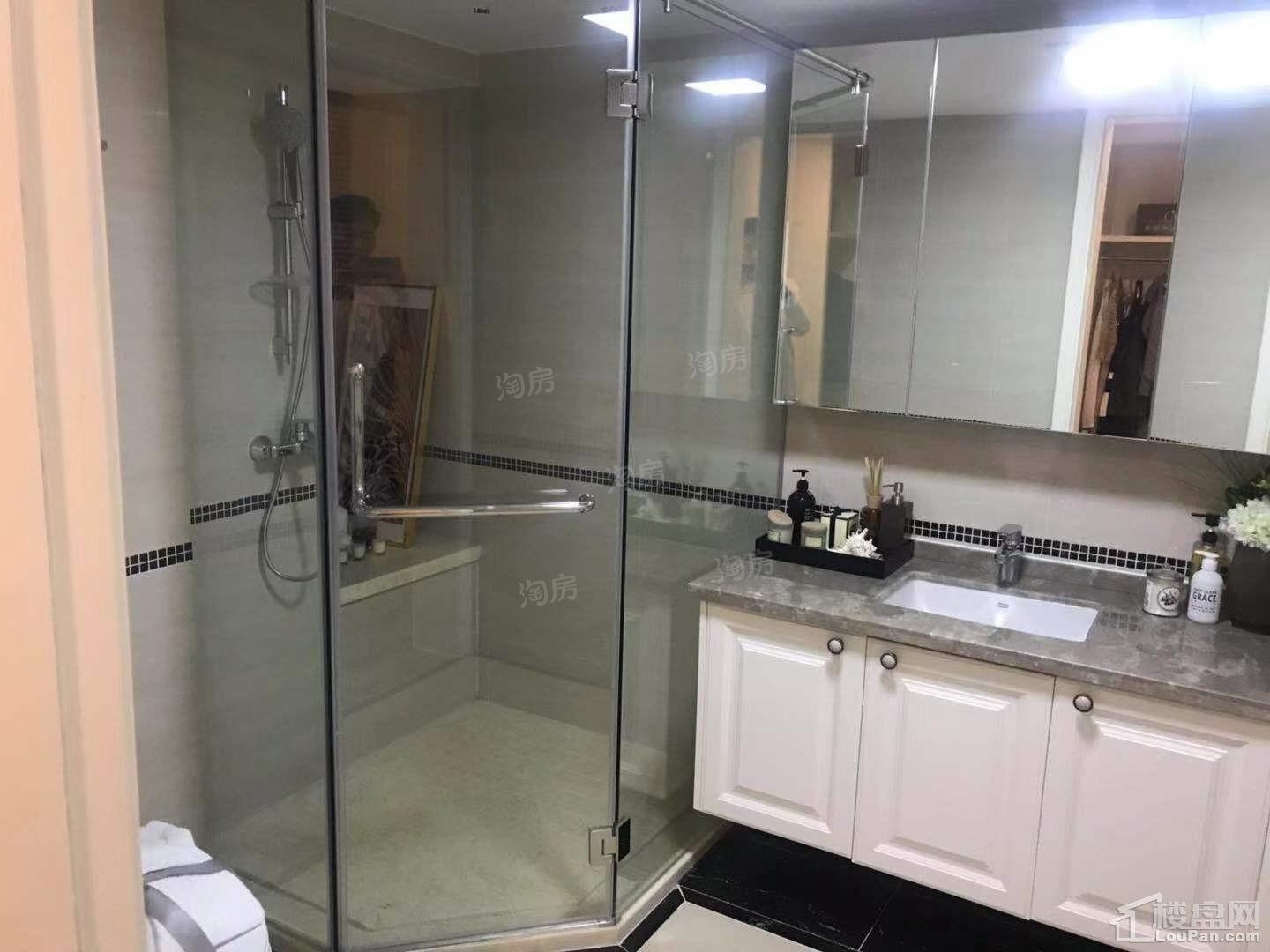 蓝光雍锦园样板间