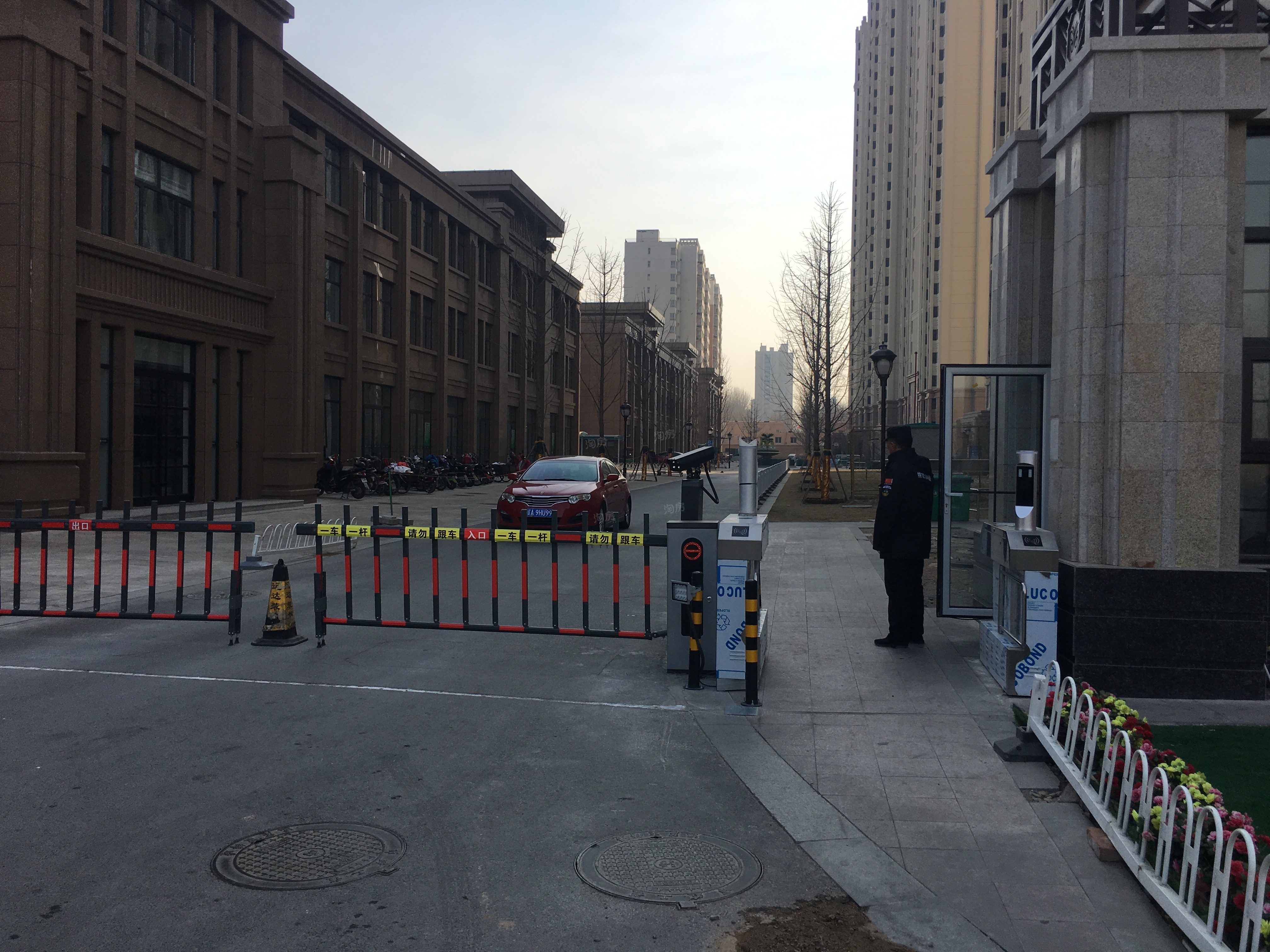 宏强水木蓝山实景图