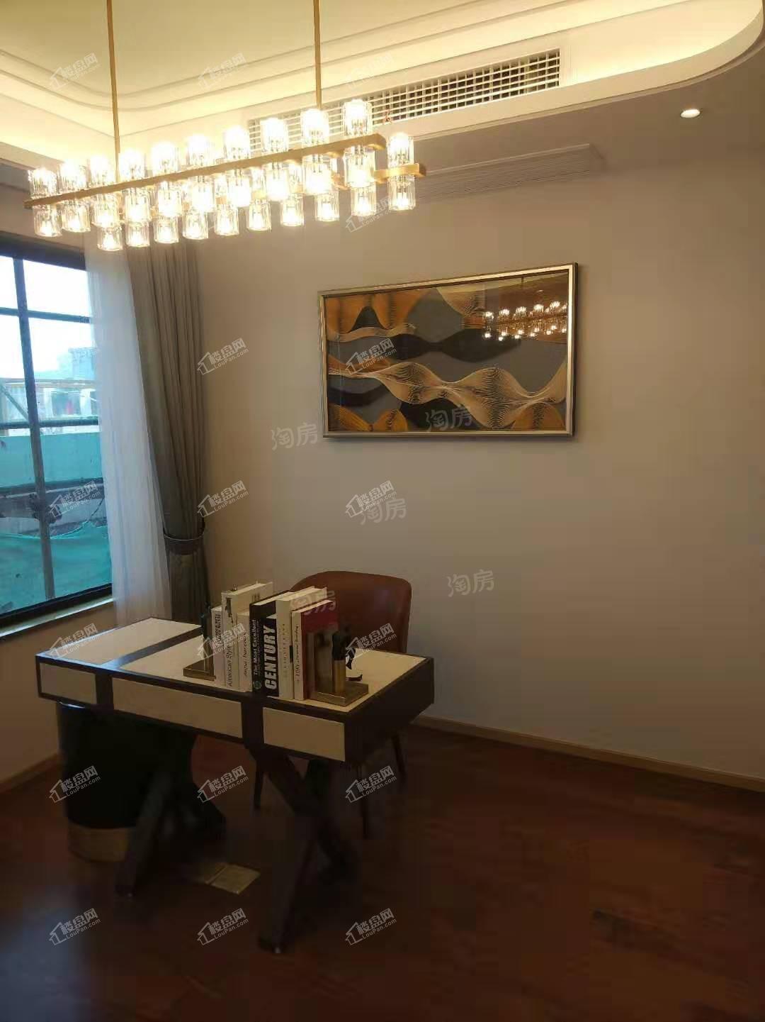 豪成金座样板间