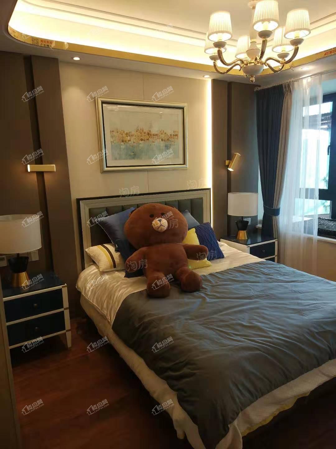 豪成金座样板间
