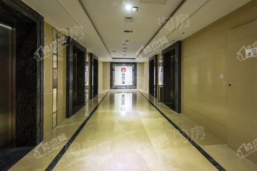 万达金融中心实景图