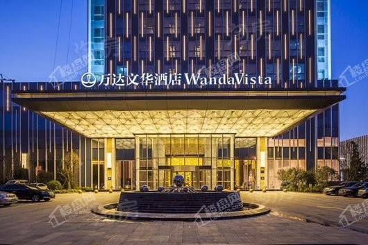万达金融中心实景图