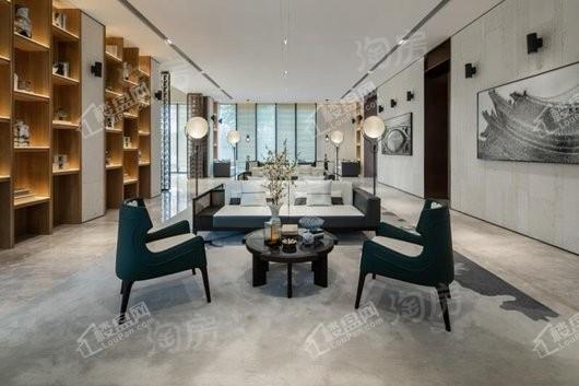 金辉中央云著实景图