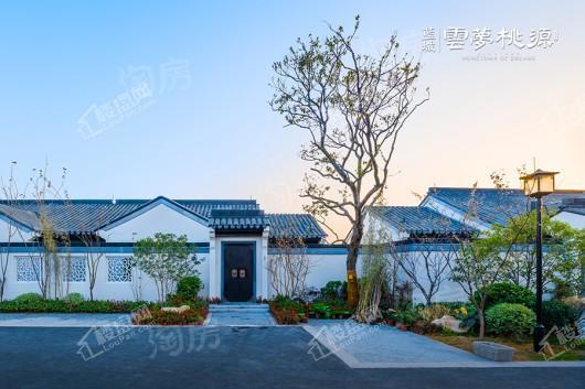 蓝城·云梦桃源小镇实景图
