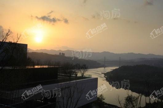 华侨城嘉陵江天实景图