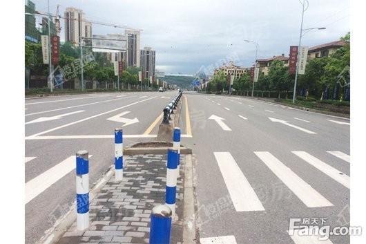 融创国博城商铺实景图