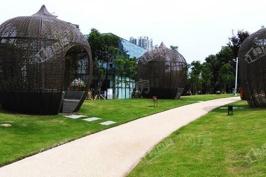 鲁能南渝星城秀街实景图