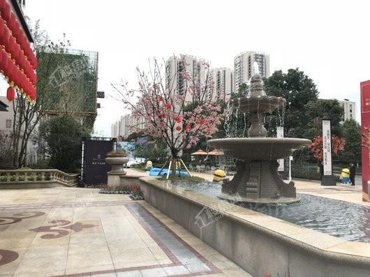 财信中梁首府实景图