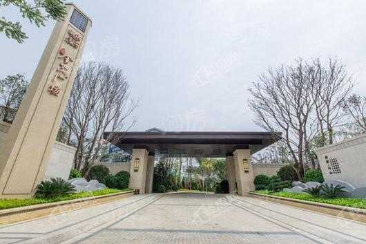 信达金茂广场实景图