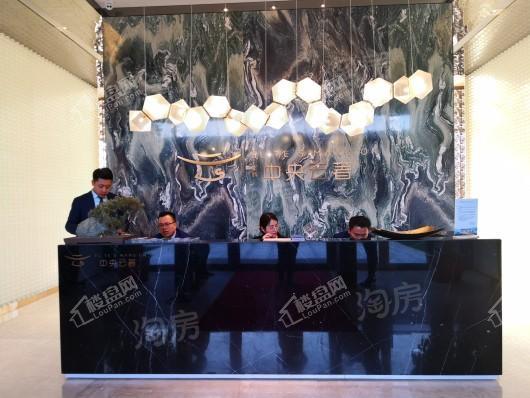 金辉中央云著实景图