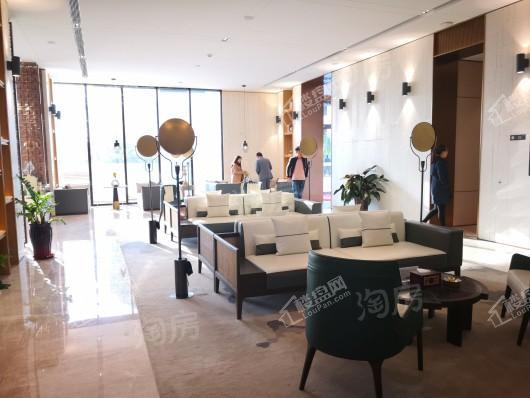 金辉中央云著实景图