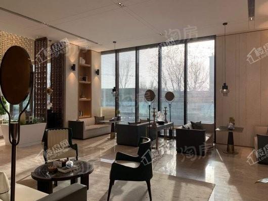 金辉中央云著实景图