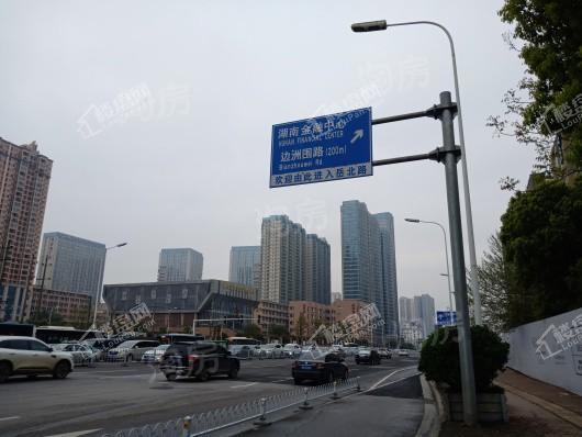 世茂·铂曼配套图