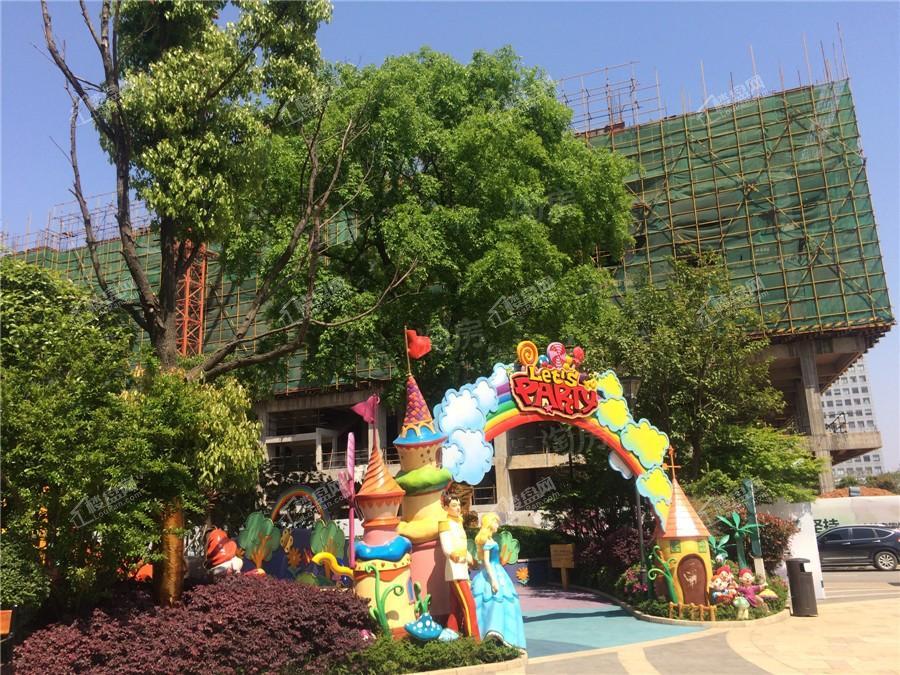 红枫金座实景图